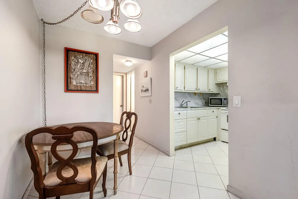 301 Preston H Boca Raton FL 33434