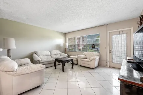 301 Preston H Boca Raton FL 33434