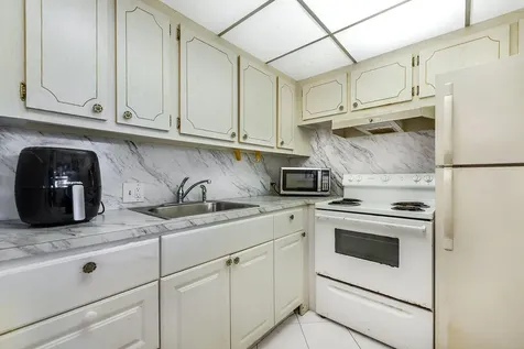 301 Preston H Boca Raton FL 33434