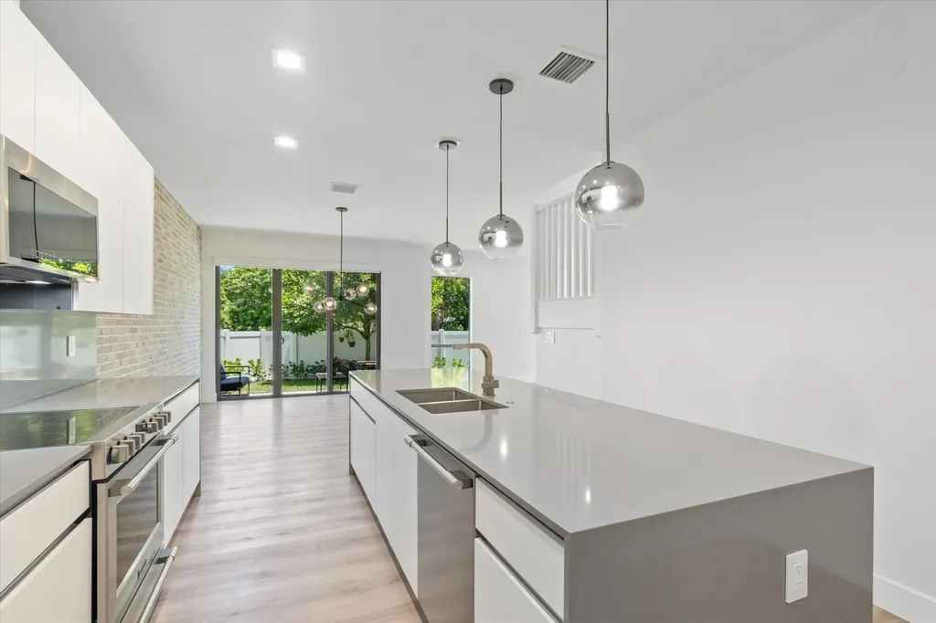 341 SW 16th Court Fort Lauderdale FL 33315