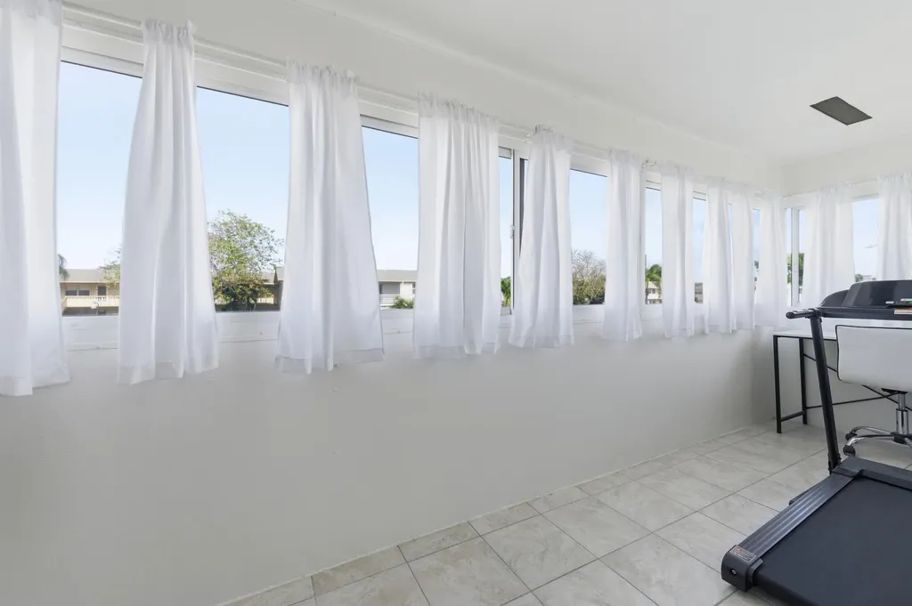 70 Bedford West Palm Beach FL 33417