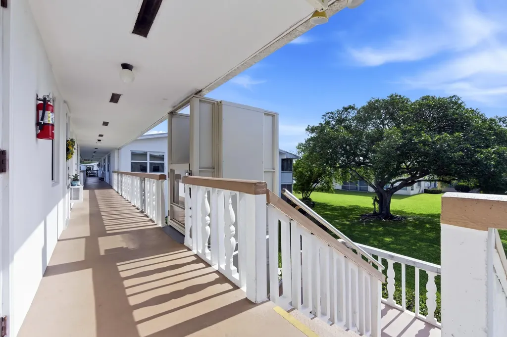 70 Bedford West Palm Beach FL 33417