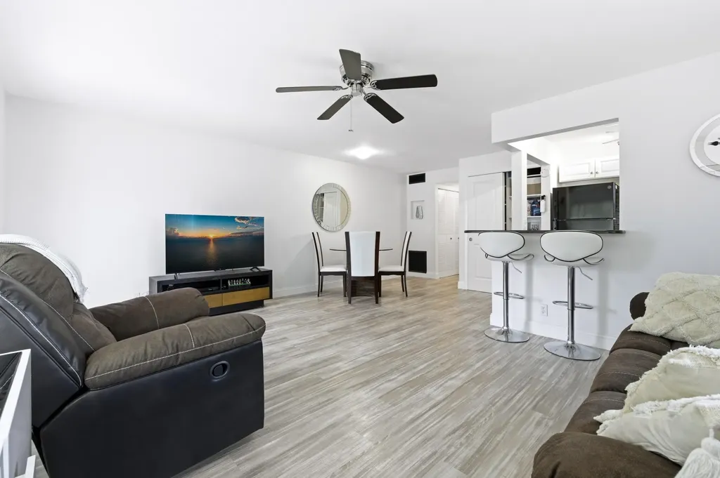 70 Bedford West Palm Beach FL 33417