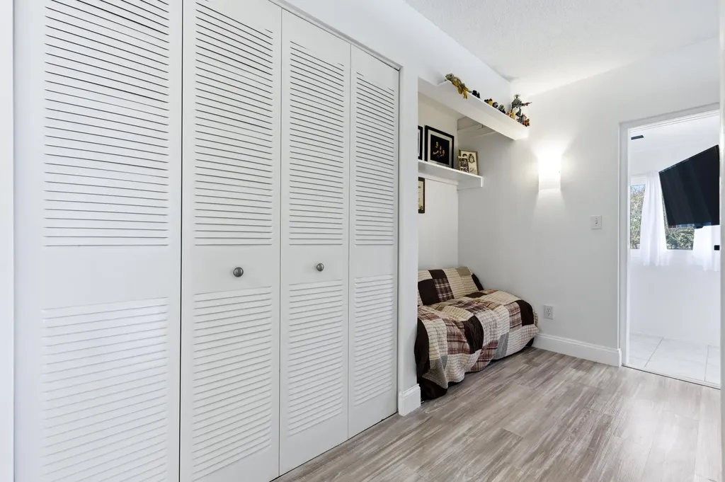 70 Bedford West Palm Beach FL 33417