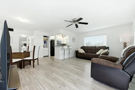 70 Bedford West Palm Beach FL 33417