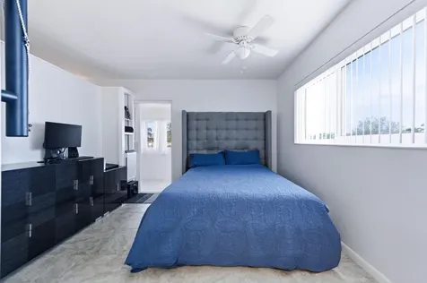 70 Bedford West Palm Beach FL 33417
