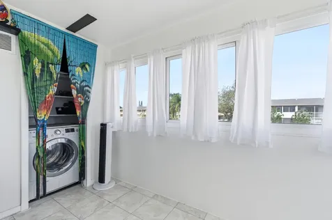 70 Bedford West Palm Beach FL 33417