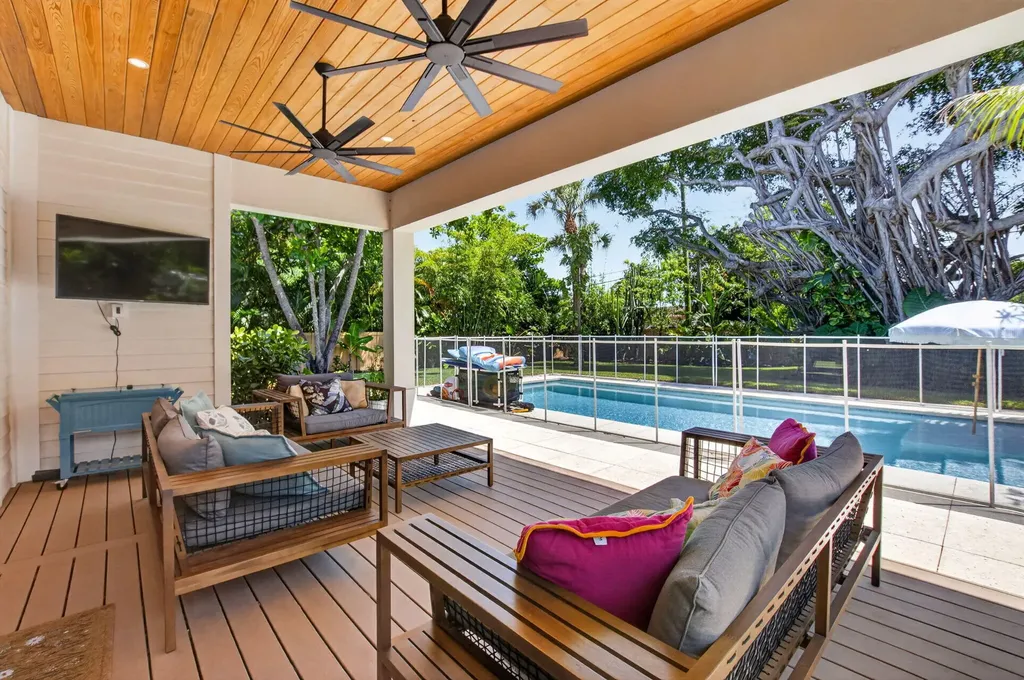 264 NW 45th Street Boca Raton FL 33431