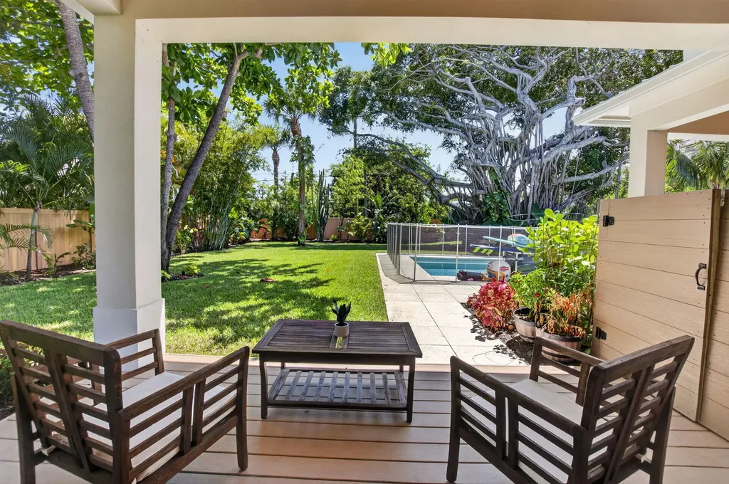 264 NW 45th Street Boca Raton FL 33431