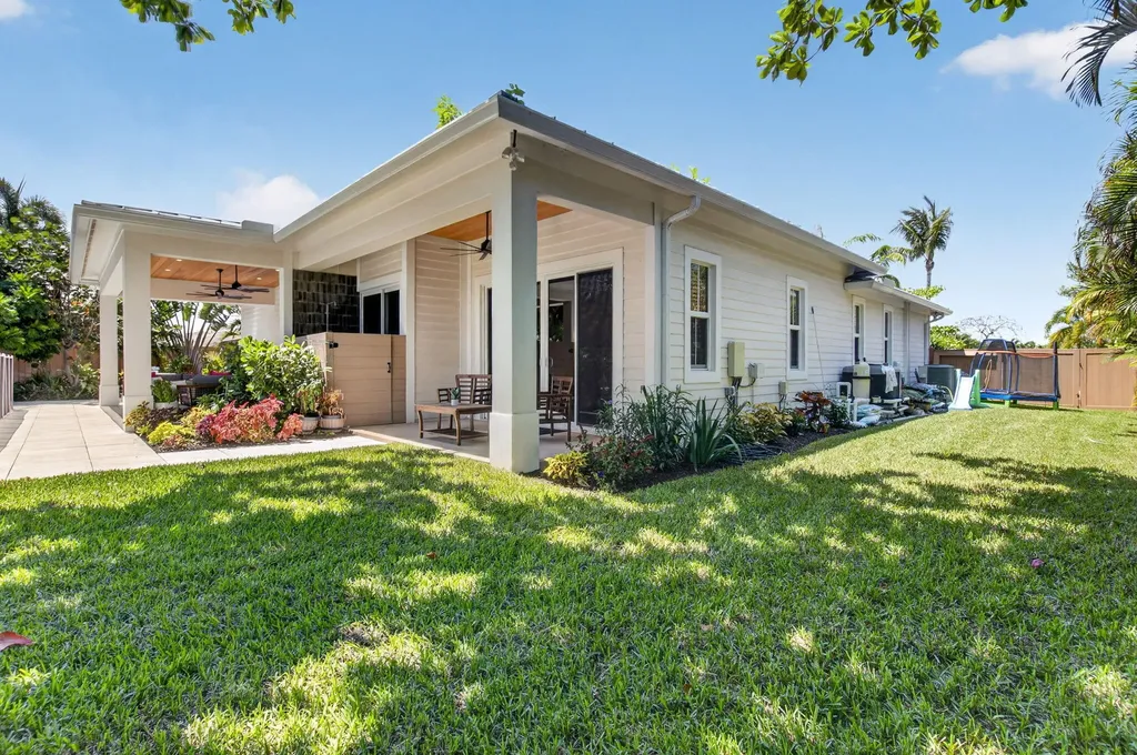 264 NW 45th Street Boca Raton FL 33431