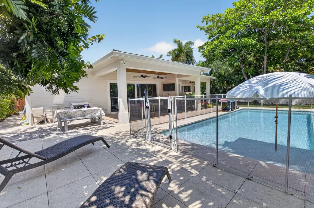 264 NW 45th Street Boca Raton FL 33431