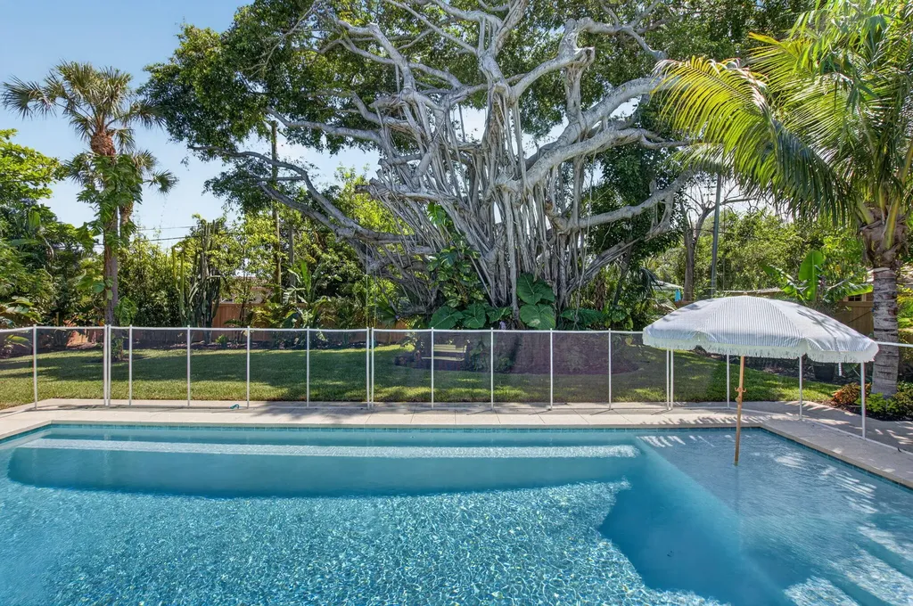 264 NW 45th Street Boca Raton FL 33431