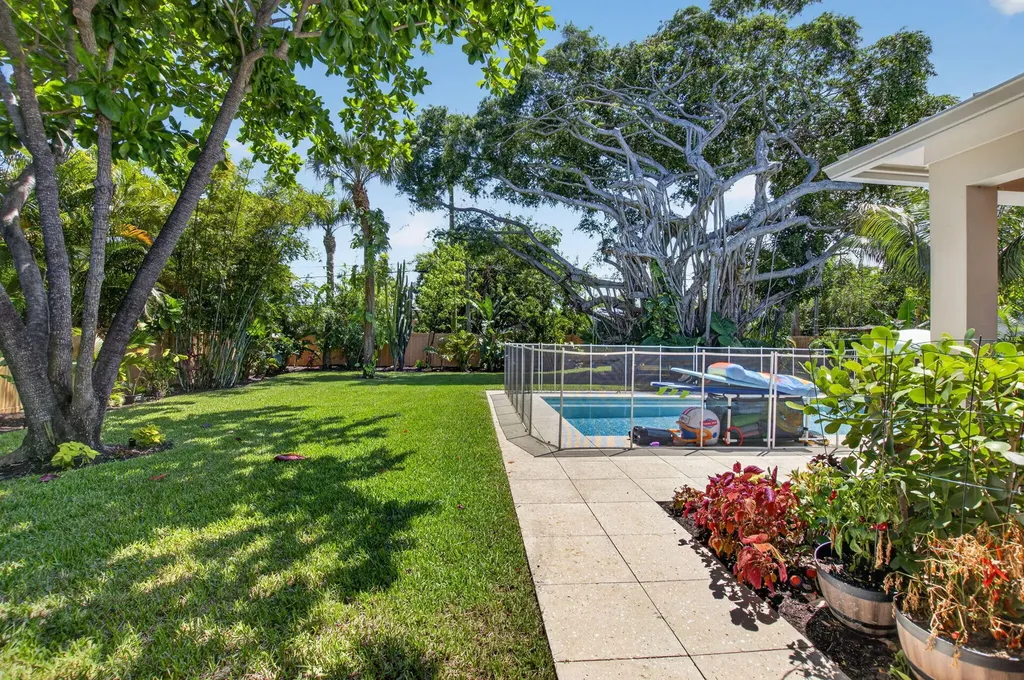 264 NW 45th Street Boca Raton FL 33431