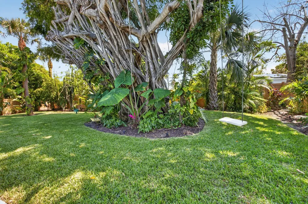 264 NW 45th Street Boca Raton FL 33431
