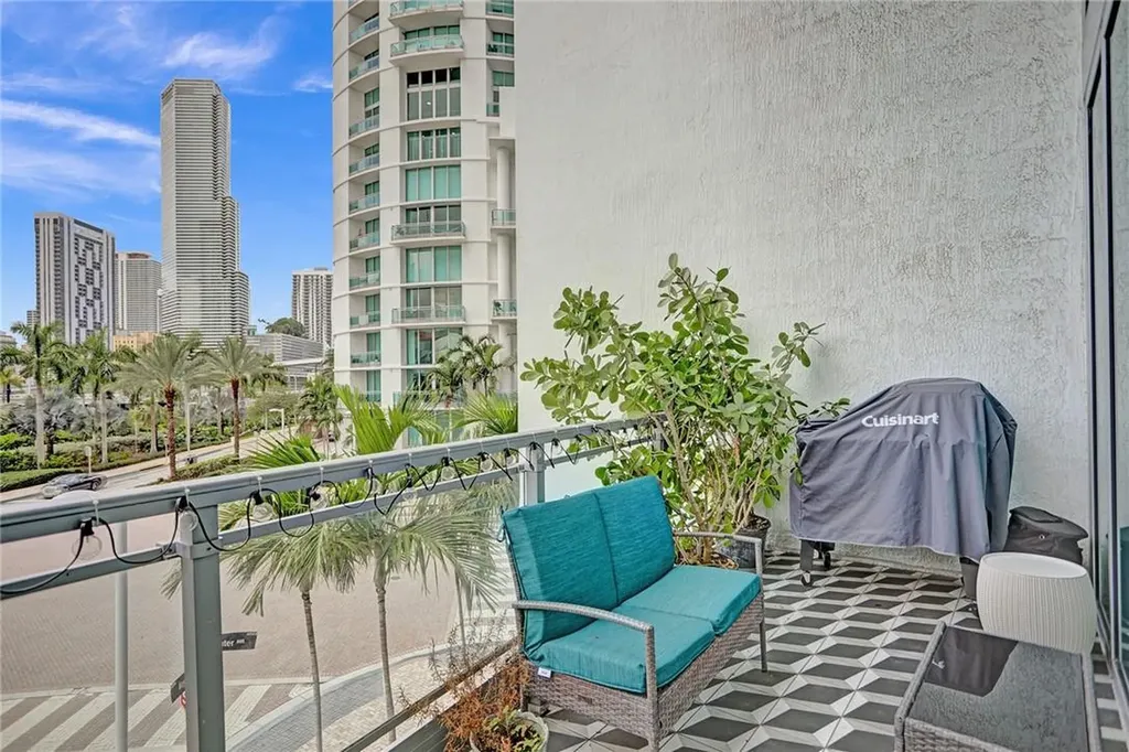 90 SW 3rd Street Miami FL 33130