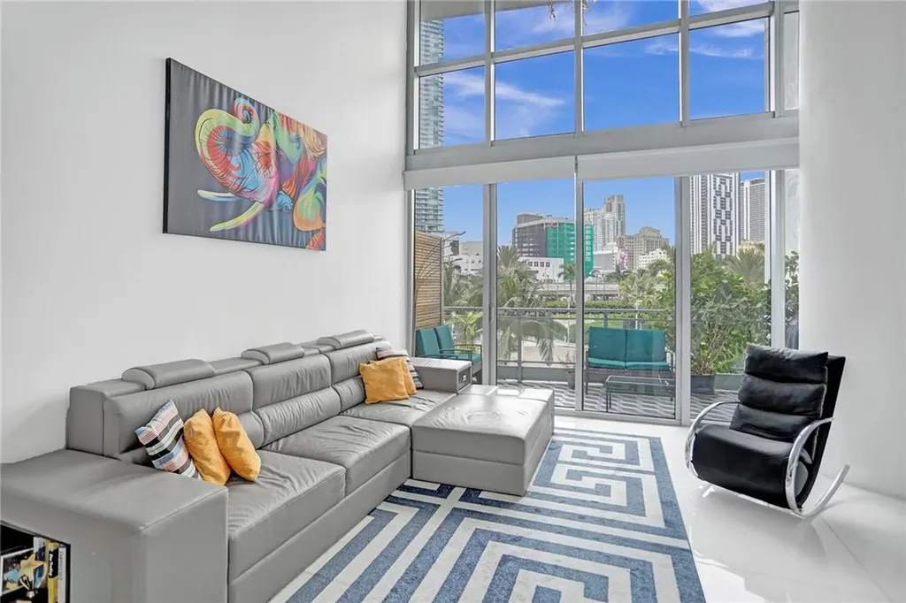 90 SW 3rd Street Miami FL 33130