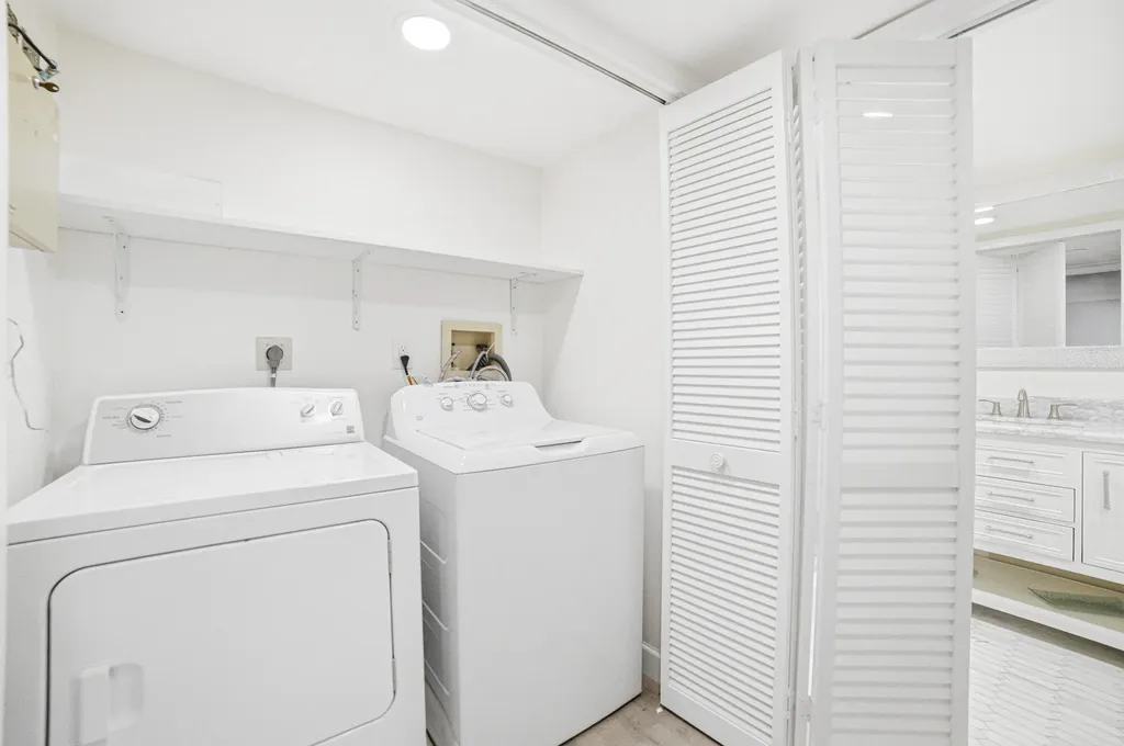 100 SE 5th Avenue Boca Raton FL 33432