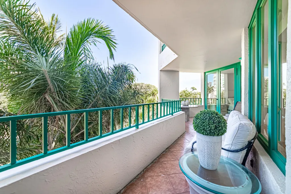 100 SE 5th Avenue Boca Raton FL 33432
