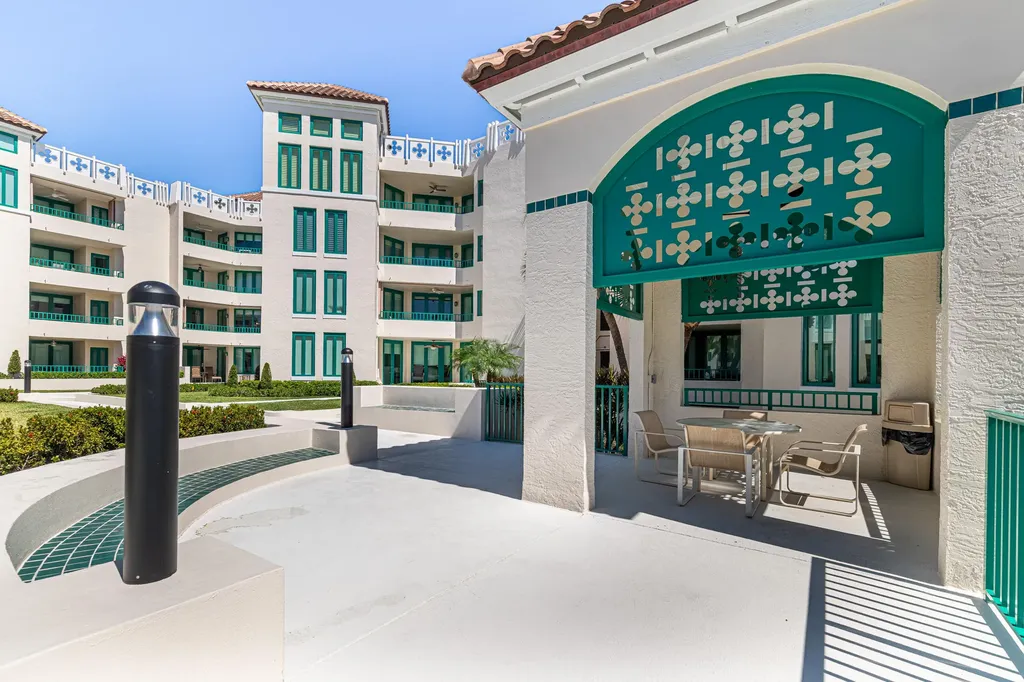 100 SE 5th Avenue Boca Raton FL 33432