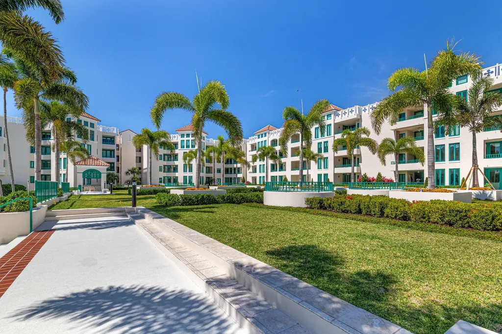 100 SE 5th Avenue Boca Raton FL 33432