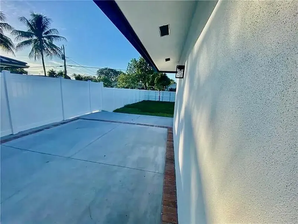 2635 NE 17th Street Pompano Beach FL 33062