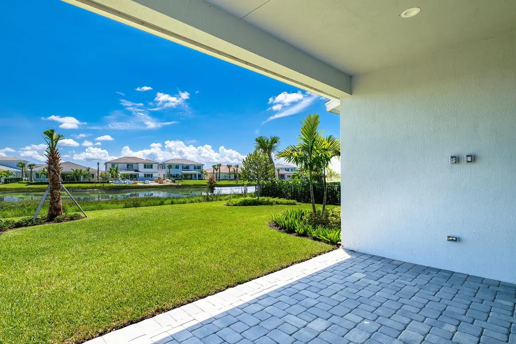 12504 Nautilus Circle Palm Beach Gardens FL 33412