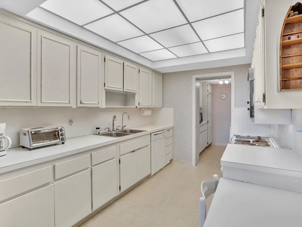 50 East Road Delray Beach FL 33483