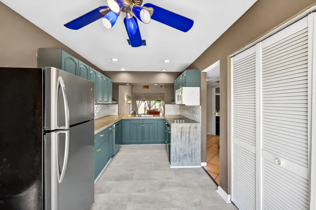 2132 SW 82nd Avenue Davie FL 33324