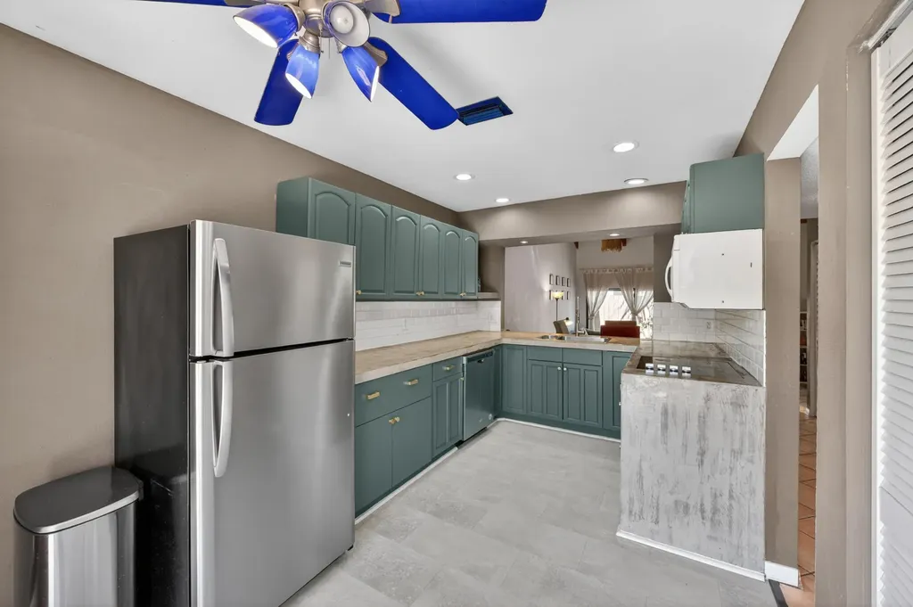 2132 SW 82nd Avenue Davie FL 33324