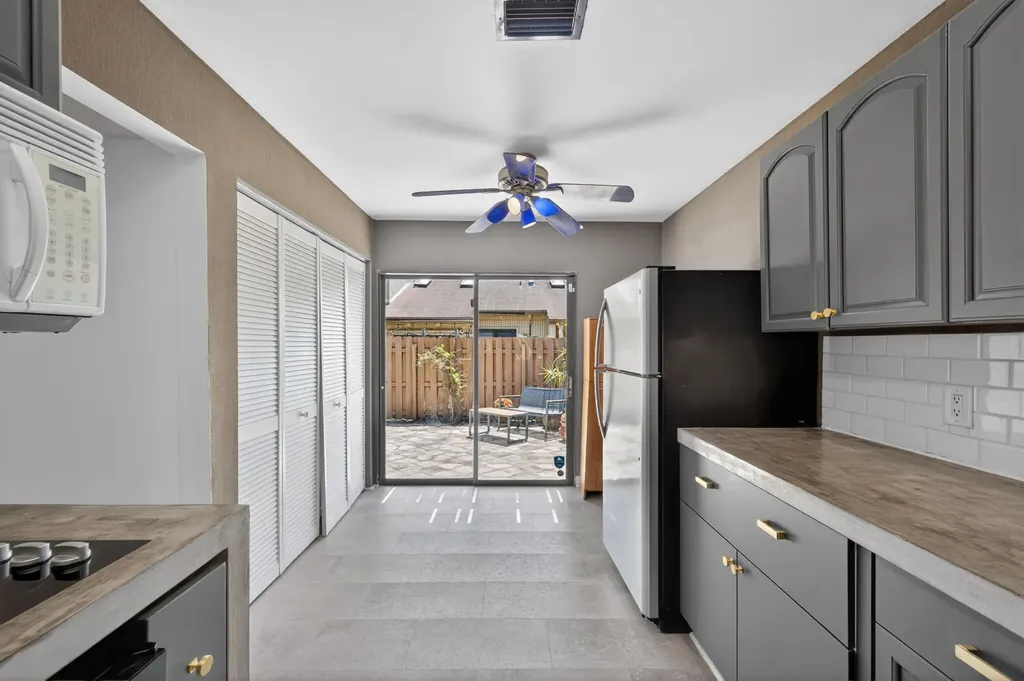 2132 SW 82nd Avenue Davie FL 33324