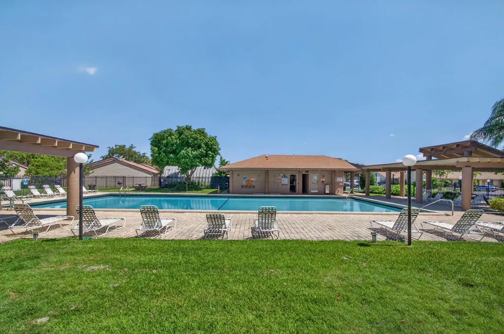 2132 SW 82nd Avenue Davie FL 33324
