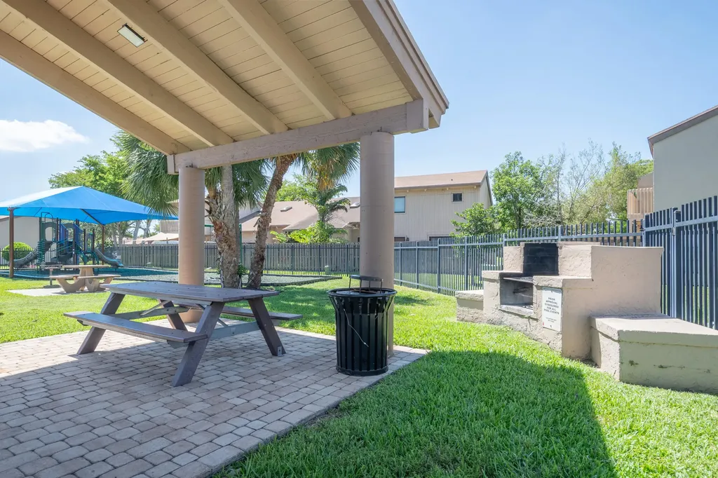 2132 SW 82nd Avenue Davie FL 33324