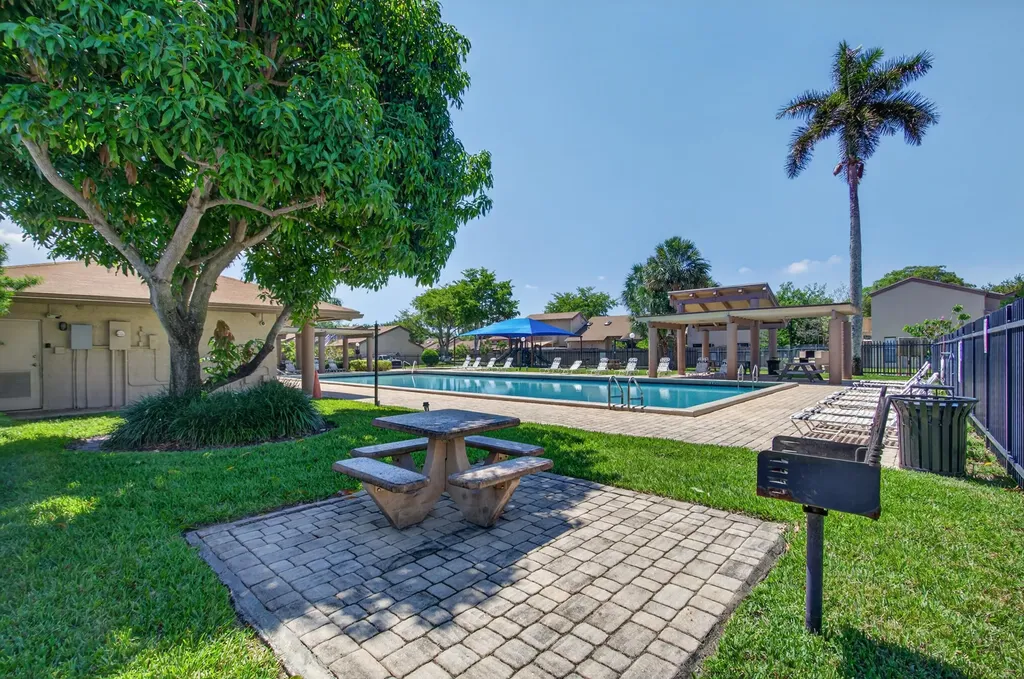 2132 SW 82nd Avenue Davie FL 33324