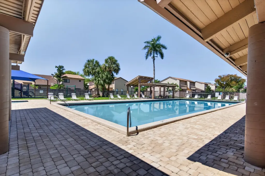 2132 SW 82nd Avenue Davie FL 33324