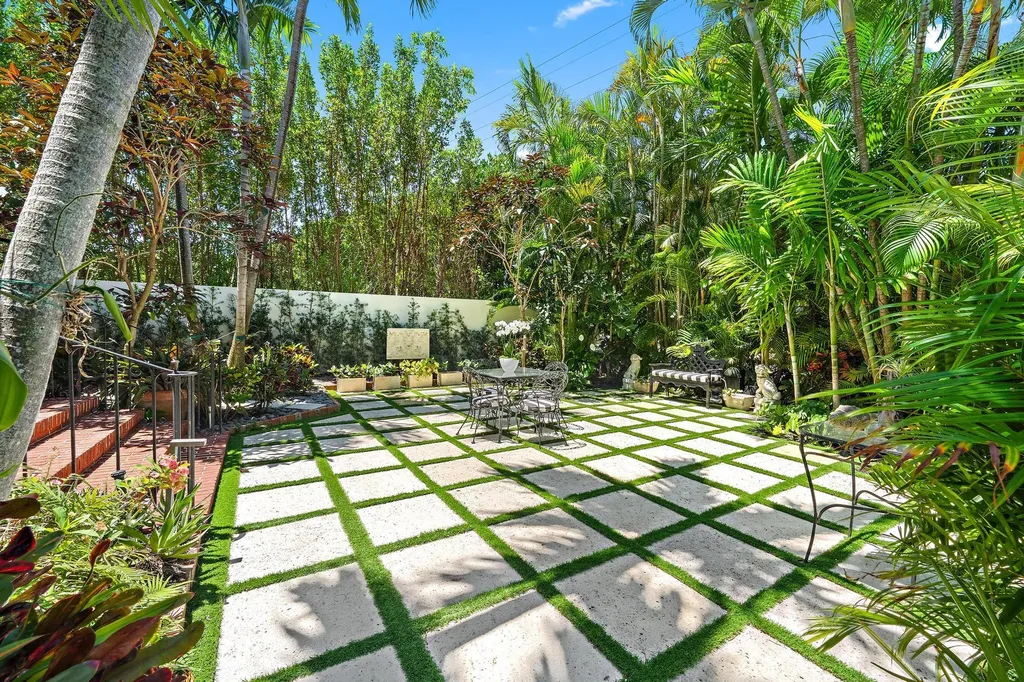 151 S County Road Palm Beach FL 33480