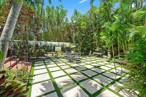 151 S County Road Palm Beach FL 33480