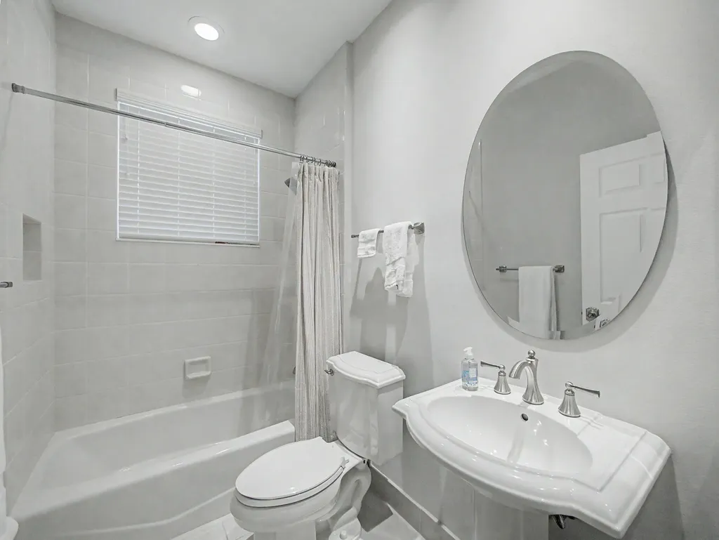 76 Laguna Drive Palm Beach Gardens FL 33418
