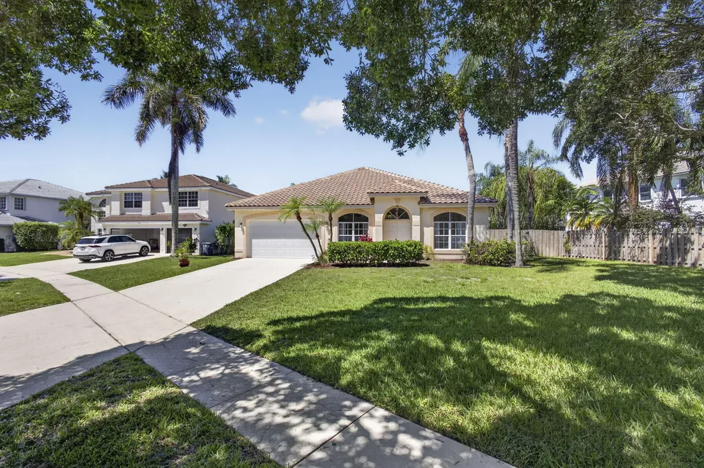 7595 Hollington Place Greenacres FL 33467