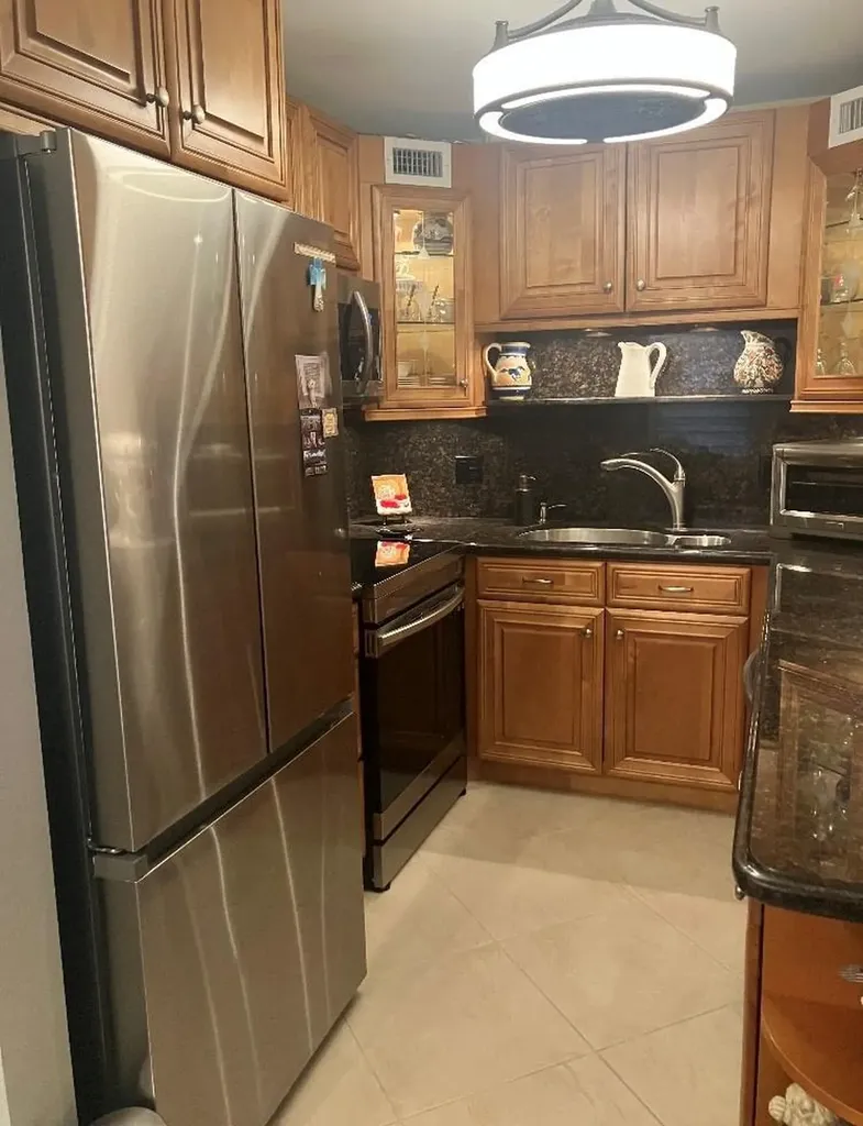 284 Grantham F Deerfield Beach FL 33442
