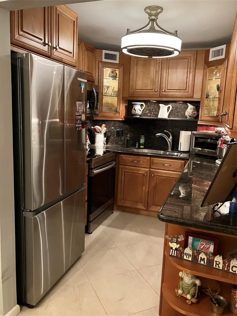 284 Grantham F Deerfield Beach FL 33442