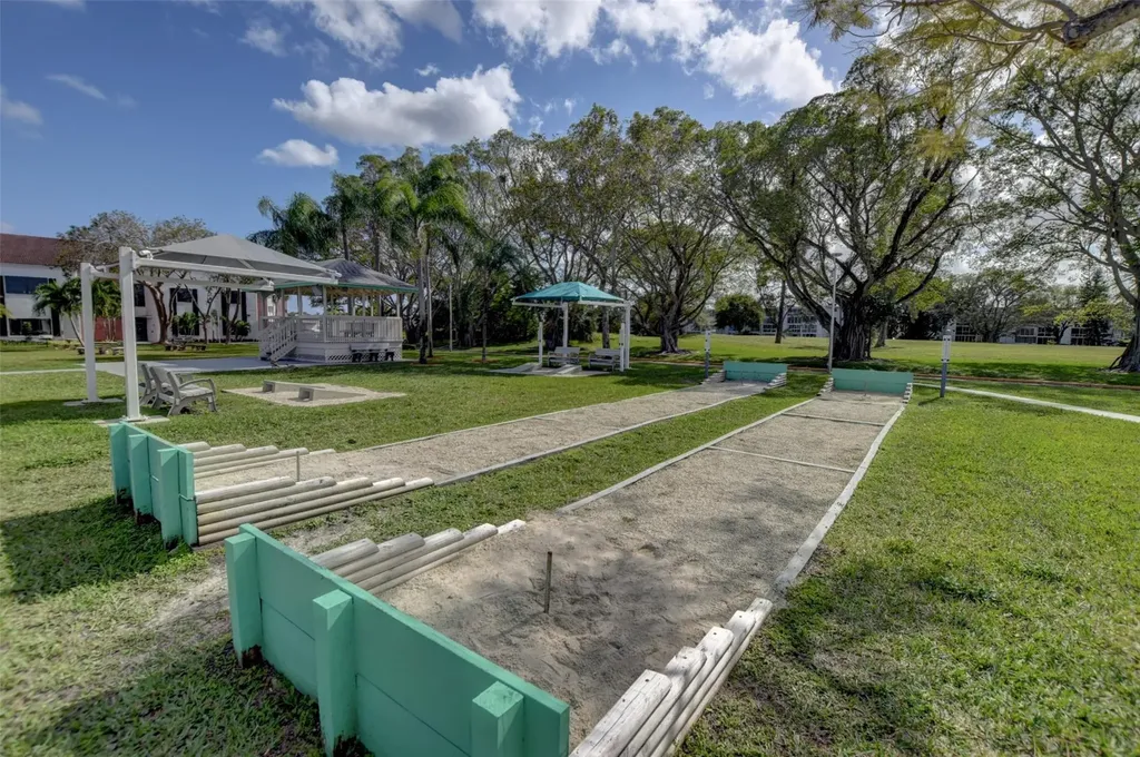 284 Grantham F Deerfield Beach FL 33442