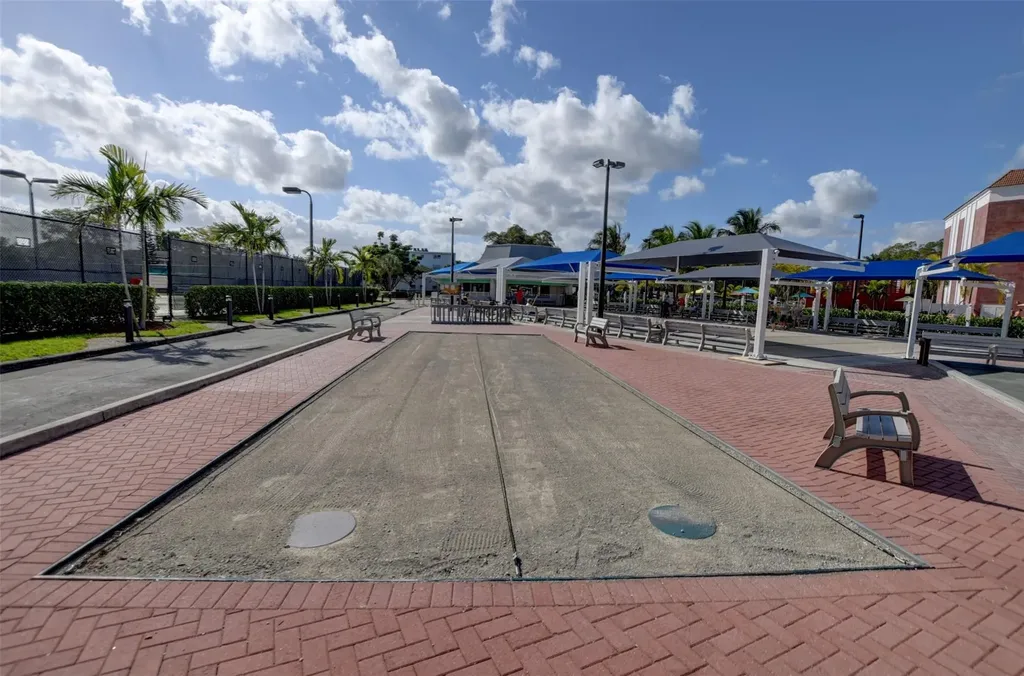 284 Grantham F Deerfield Beach FL 33442