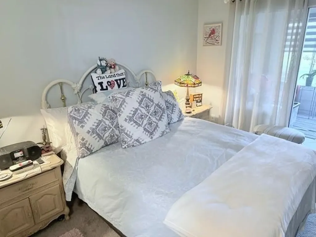 284 Grantham F Deerfield Beach FL 33442