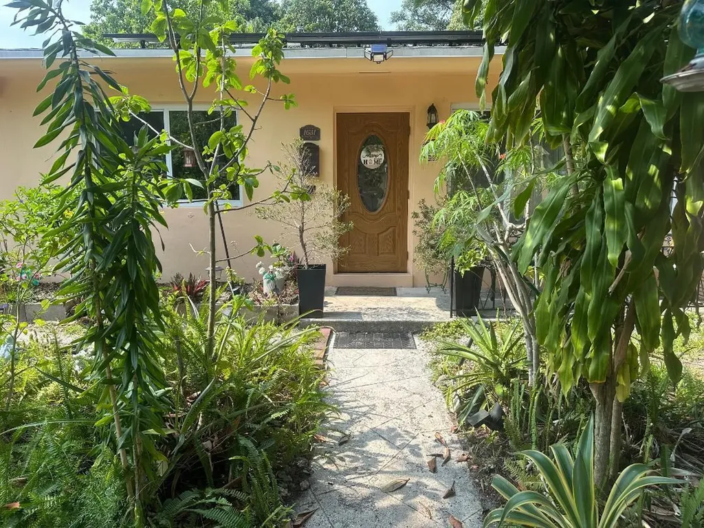 1631 NE 157th Terrace North Miami Beach FL 33162