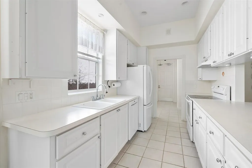 2563 James River Road West Palm Beach FL 33411