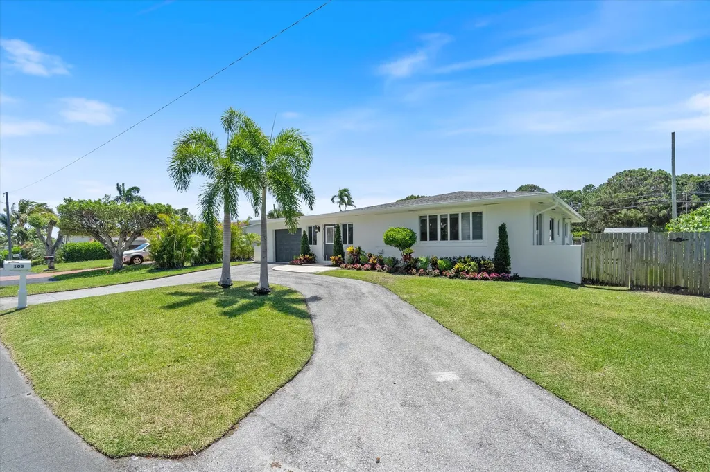 108 SE 31st Avenue Boynton Beach FL 33435