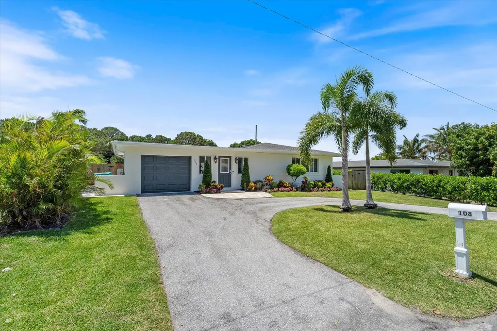 108 SE 31st Avenue Boynton Beach FL 33435