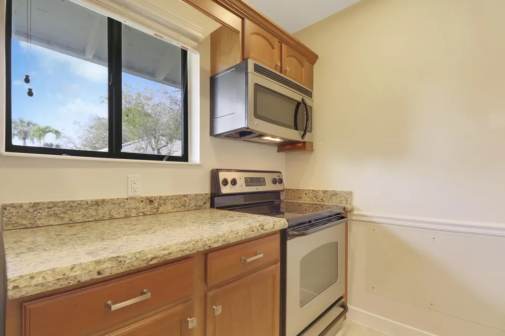 706 Club Drive Palm Beach Gardens FL 33418