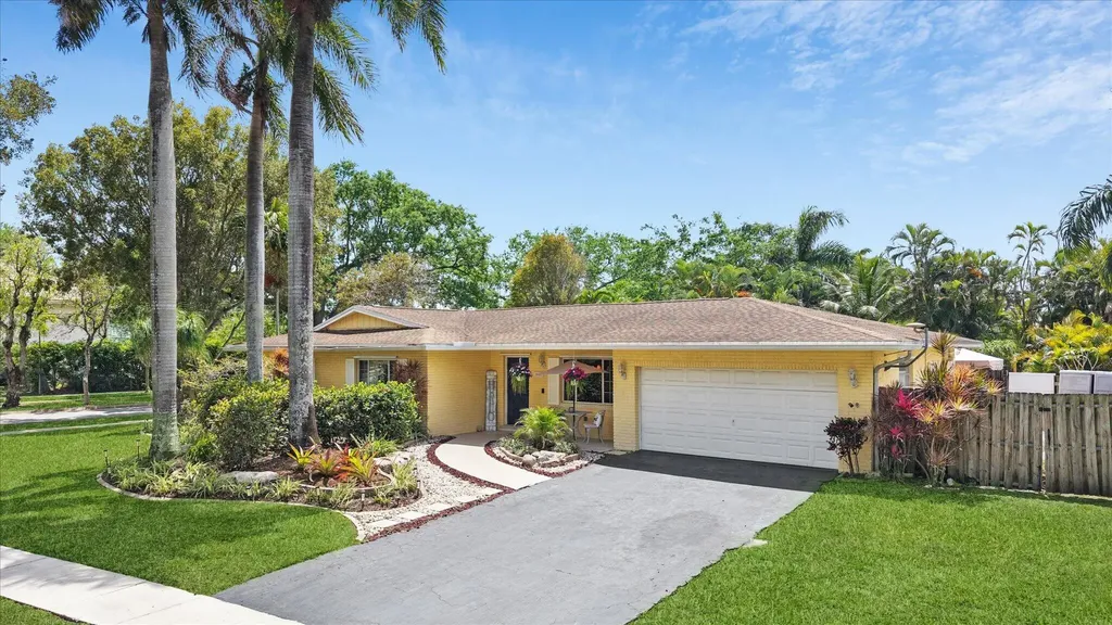 5900 SW 18th Street Plantation FL 33317