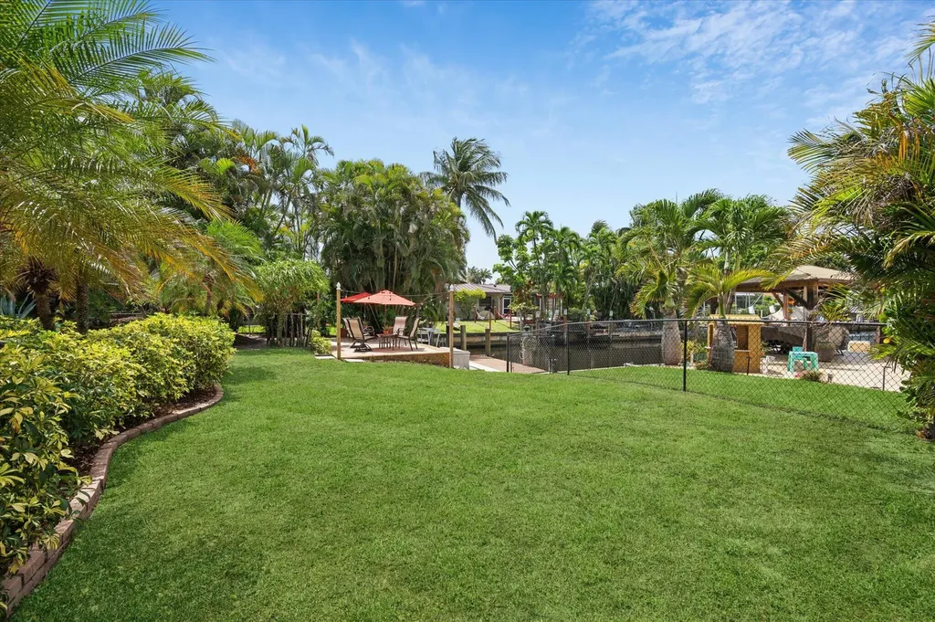 5900 SW 18th Street Plantation FL 33317